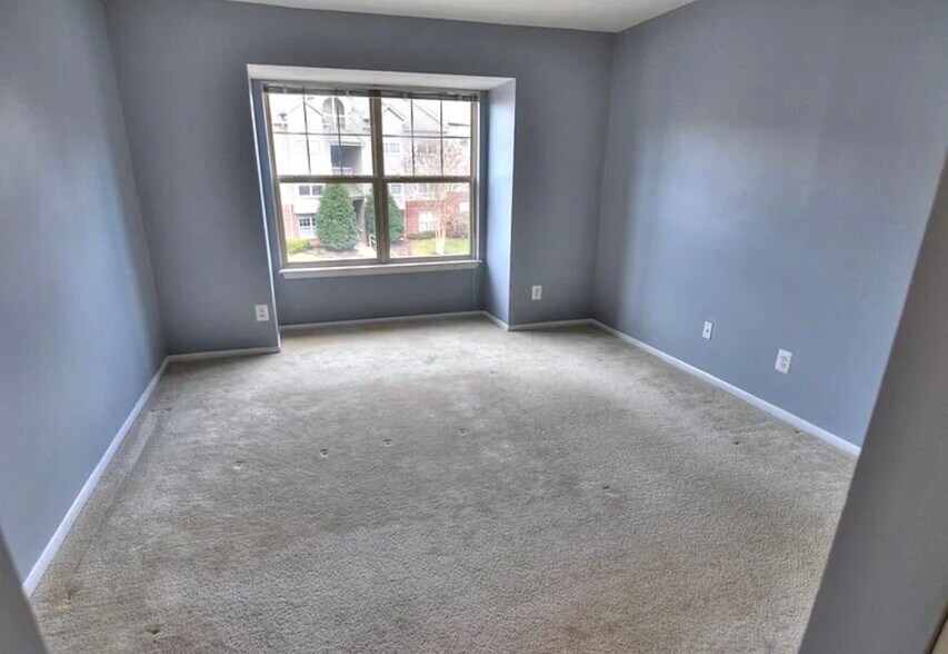 Building Photo - 1707 Ascot Way