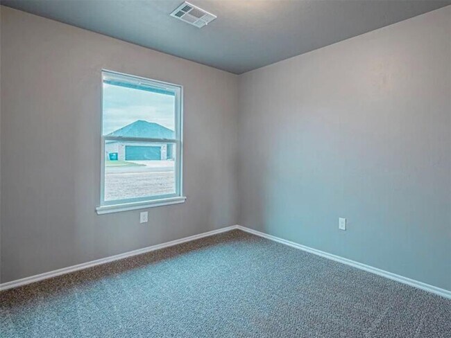 Building Photo - 1529 Highland Loop