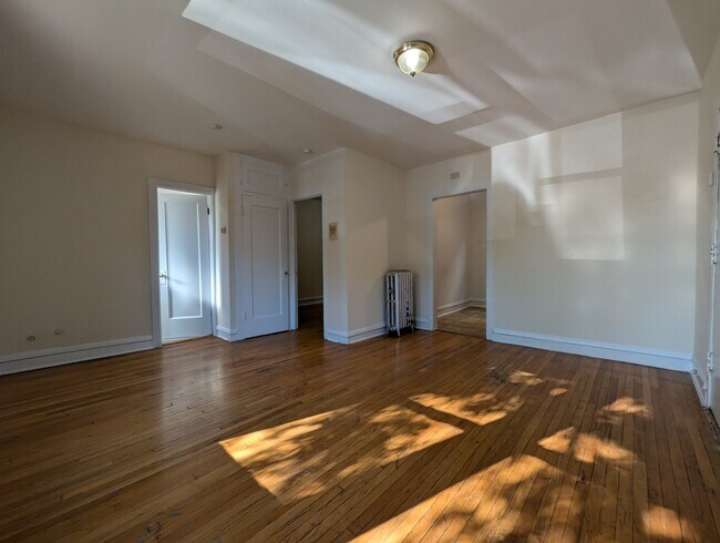 Building Photo - 2706 N Spaulding Ave