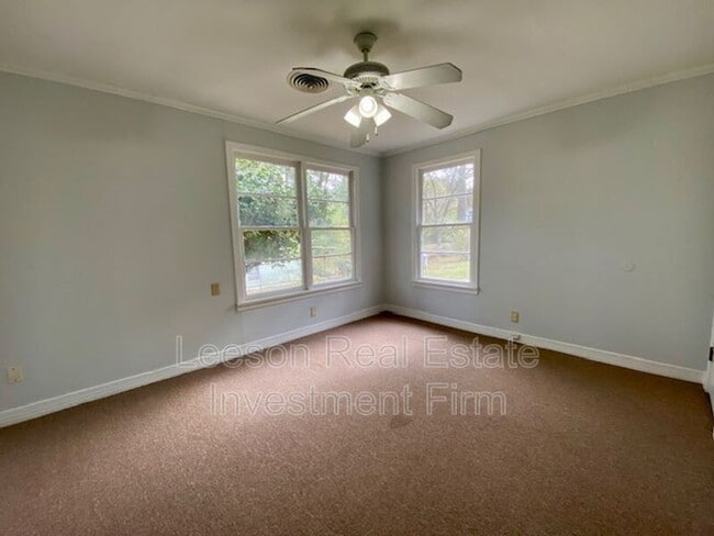 Building Photo - 1819 Shady Ln