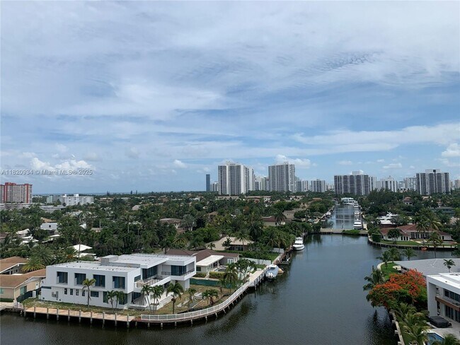 Building Photo - 401 Golden Isles Dr