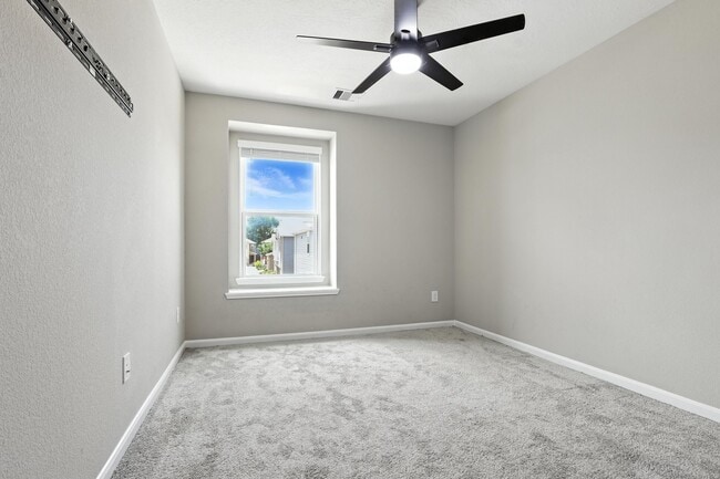 Building Photo - 8618 Cedar Plains Ln