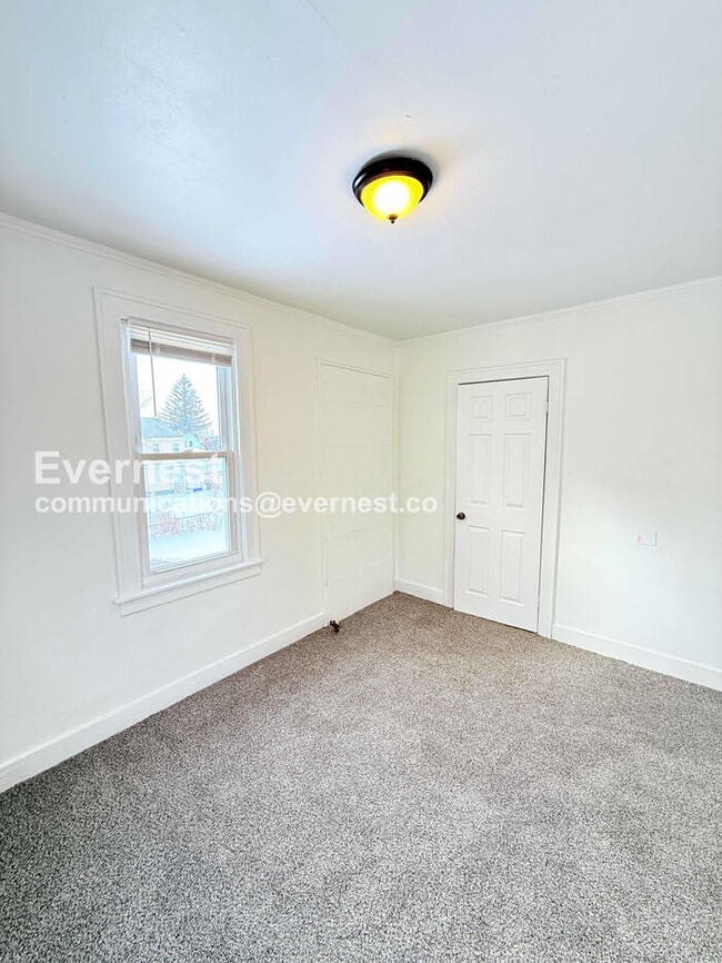 Building Photo - 14393 Strathmoor St