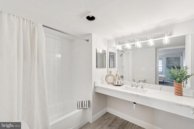 Building Photo - 2320 Wisconsin Ave NW