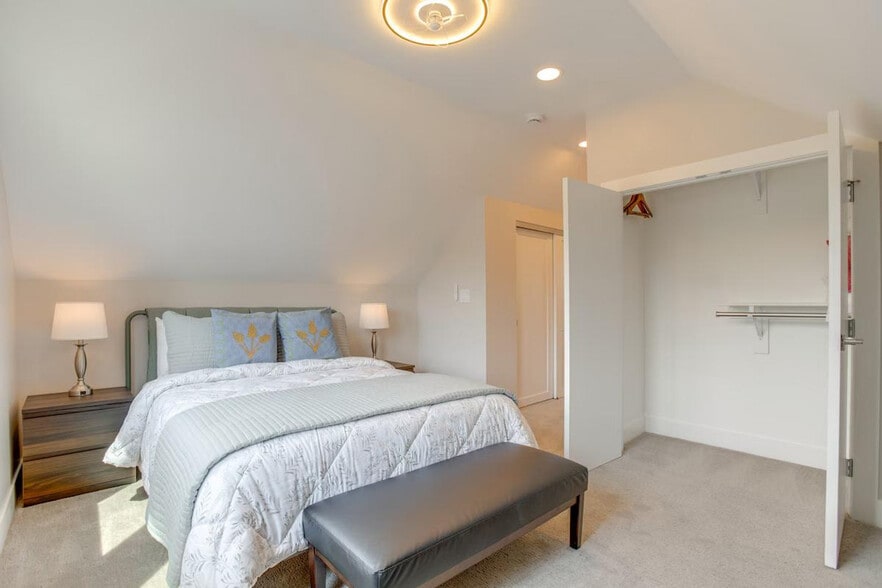 Building Photo - 3674 S Logan St