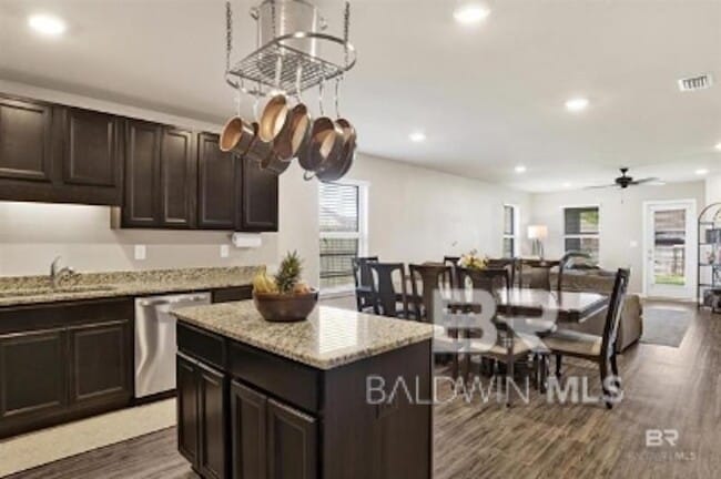 Building Photo - 1283 Fairlawn Dr
