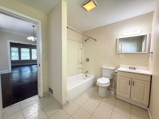 Building Photo - 3545 W 129th St