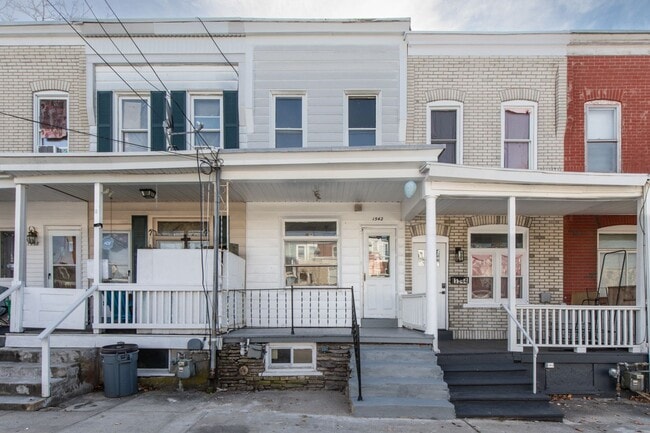 Building Photo - 1542 Warren St