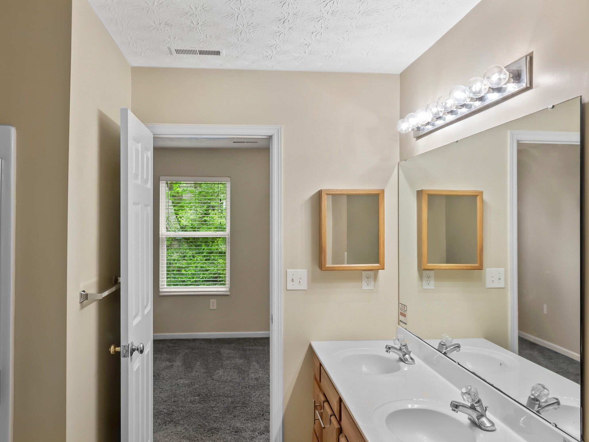 Building Photo - 322 Antietam Blvd