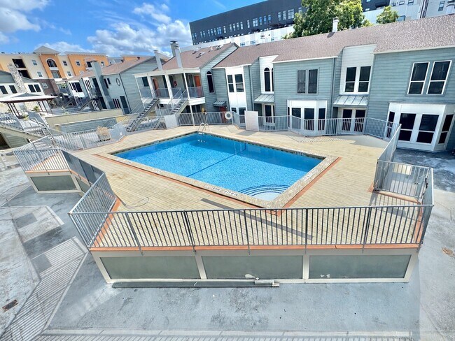 Building Photo - 2529 Rio Grande St