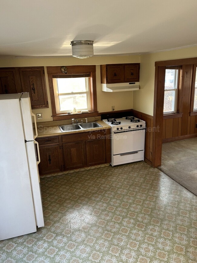 Building Photo - 45 Getchell Corner Rd