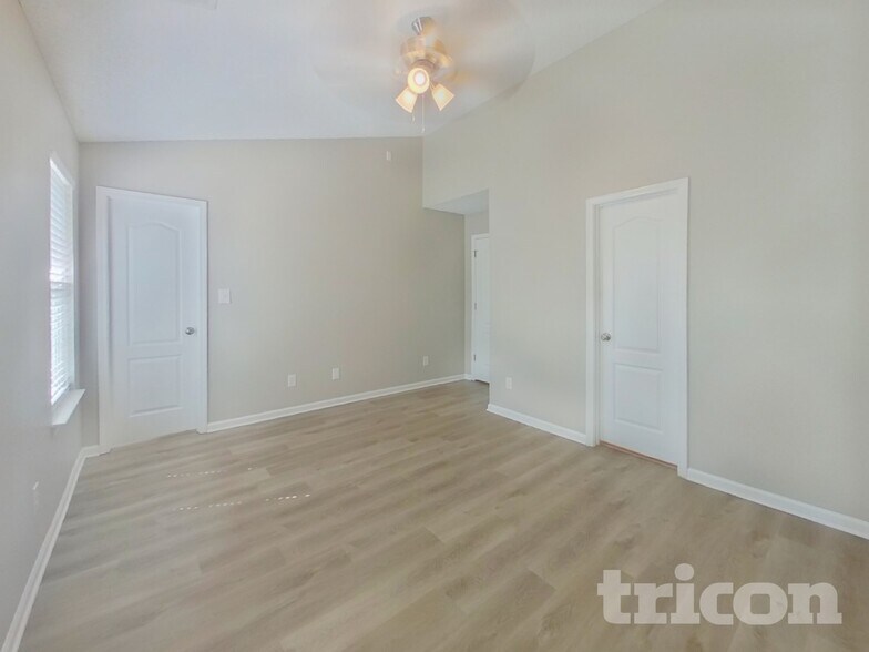 Building Photo - 929 Corvus Ct