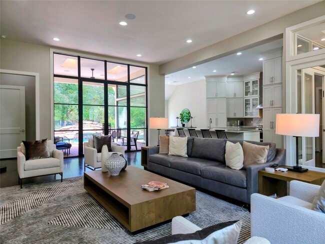 Building Photo - 19 Acorn Cluster Ct