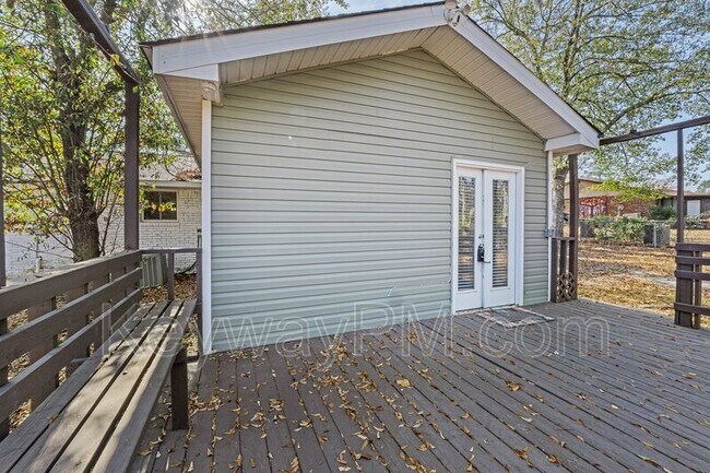 Building Photo - 3327 Cockatoo Rd