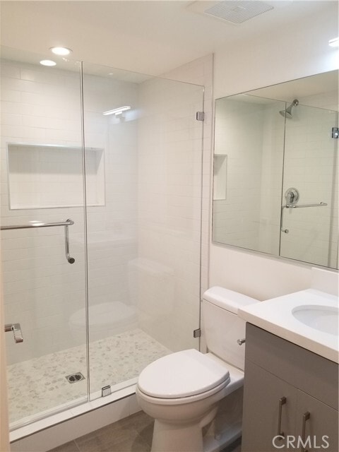 Building Photo - 233 N Burlington Ave