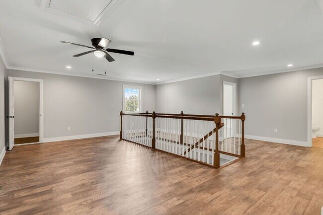 Building Photo - Beautiful Rental in The Highlands – Spacio...