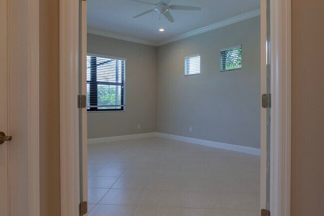 Building Photo - 13927 Old Creek Ct
