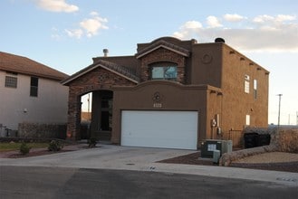 Building Photo - 370 Bentridge Drive