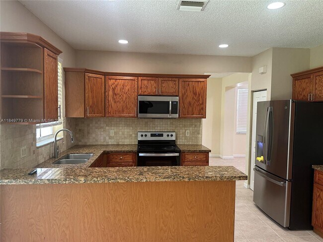 Building Photo - 4383 Laurel Ridge Cir