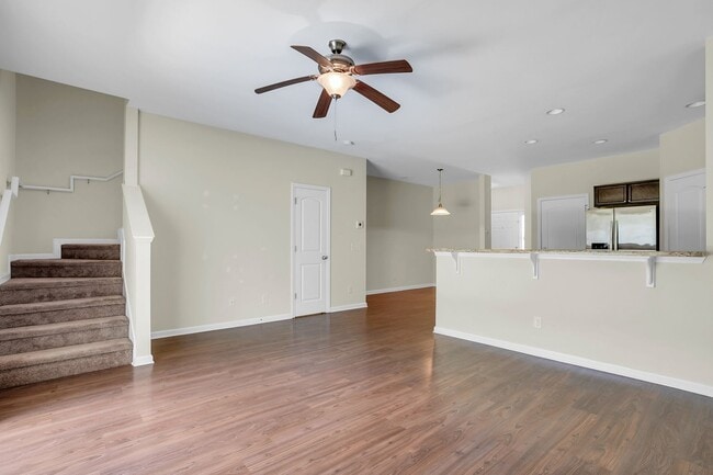 Building Photo - 3 Bedroom 2.5 Bathroom Townhome in Richmon...