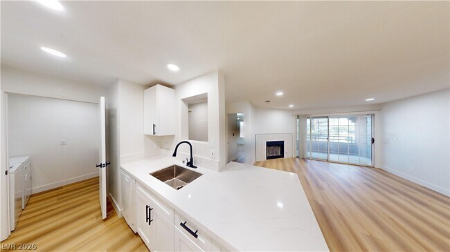 Building Photo - 2200 S Fort Apache Rd