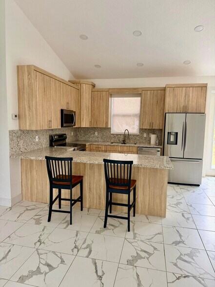 Building Photo - 4128 Barbarossa Ave