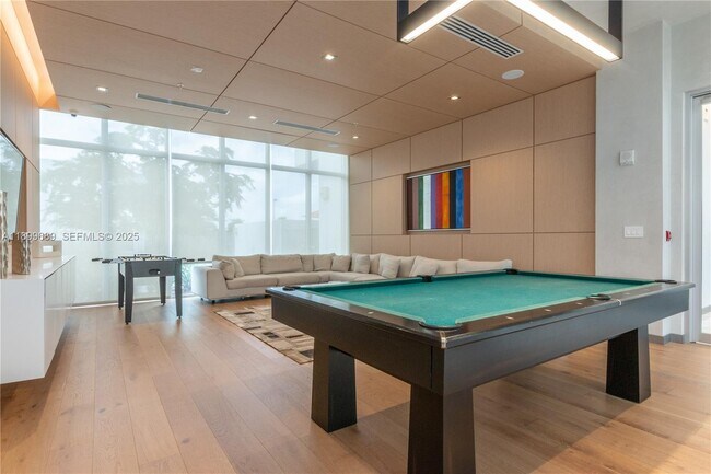 Building Photo - 10245 NW 63rd Terrace