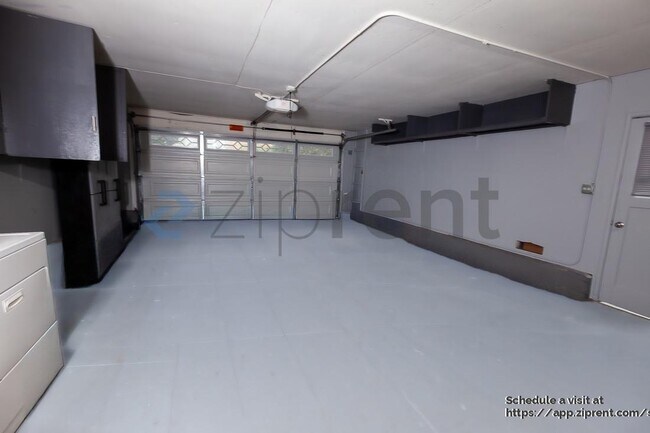 Building Photo - 3040 Blane Way