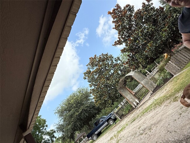 Building Photo - 1166 Manak Rd