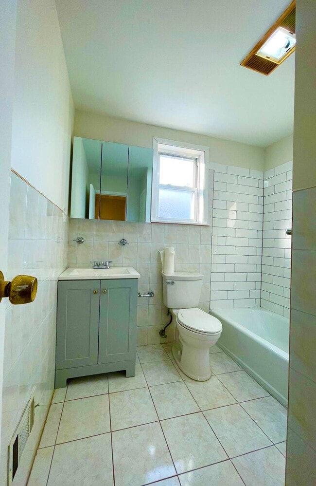 Building Photo - 278 Devonshire Dr