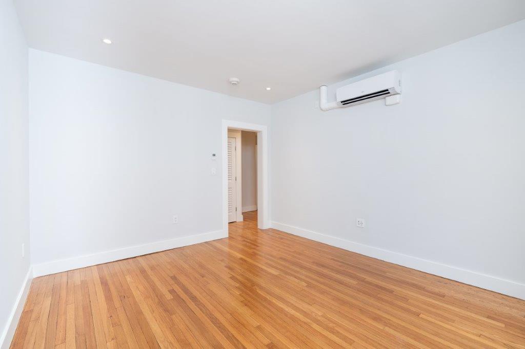 Building Photo - 15A Forest St