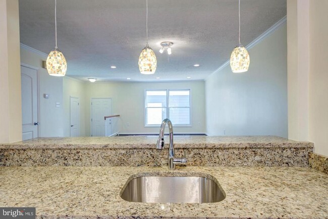 Building Photo - 14510 Mayfair Dr