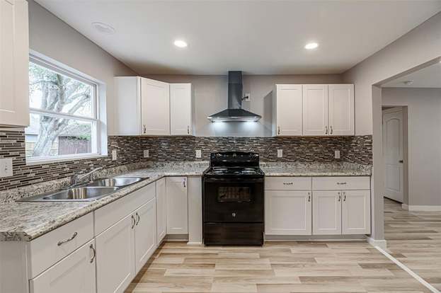 Building Photo - 4909 Higgins St