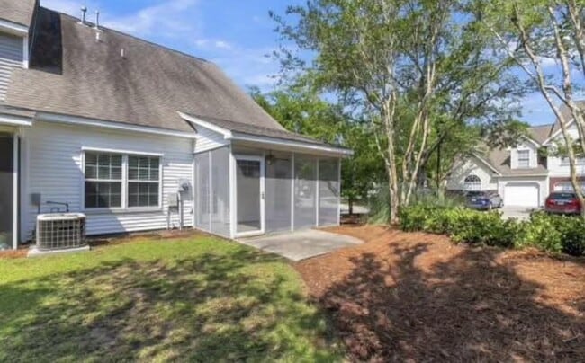 Building Photo - 8638 Grassy Oak Trail