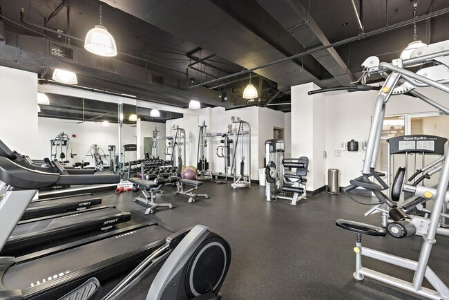 Building Photo - 1700 Park Ave