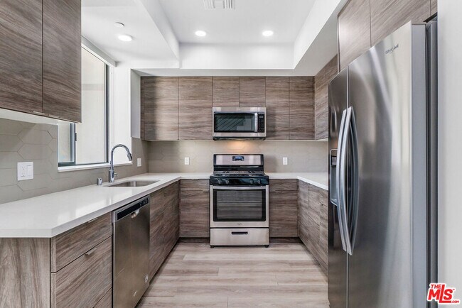 Building Photo - 3632 Keystone Av