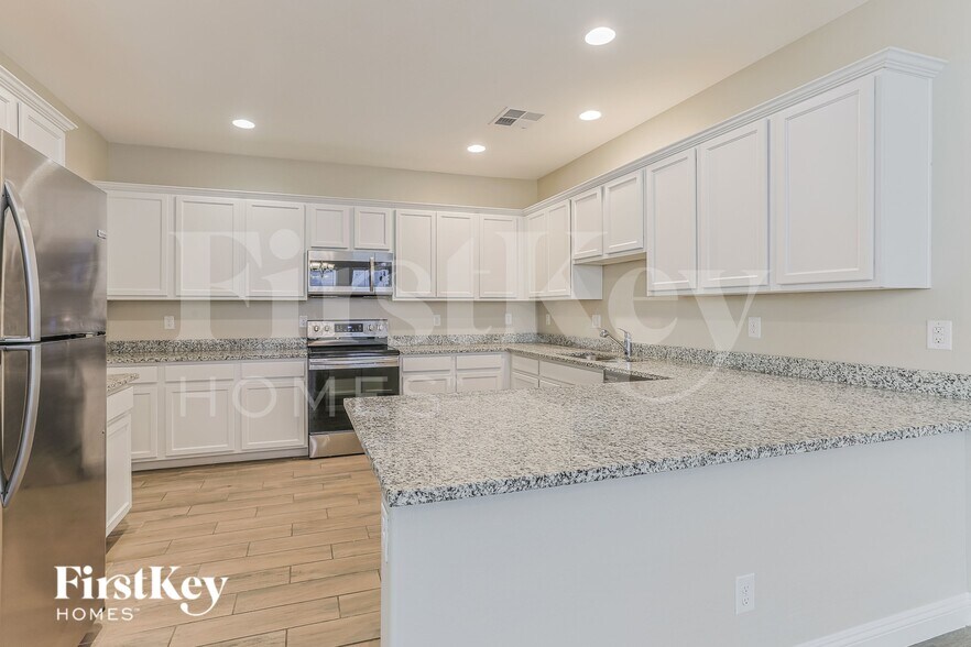 Building Photo - 257 N Sunrise