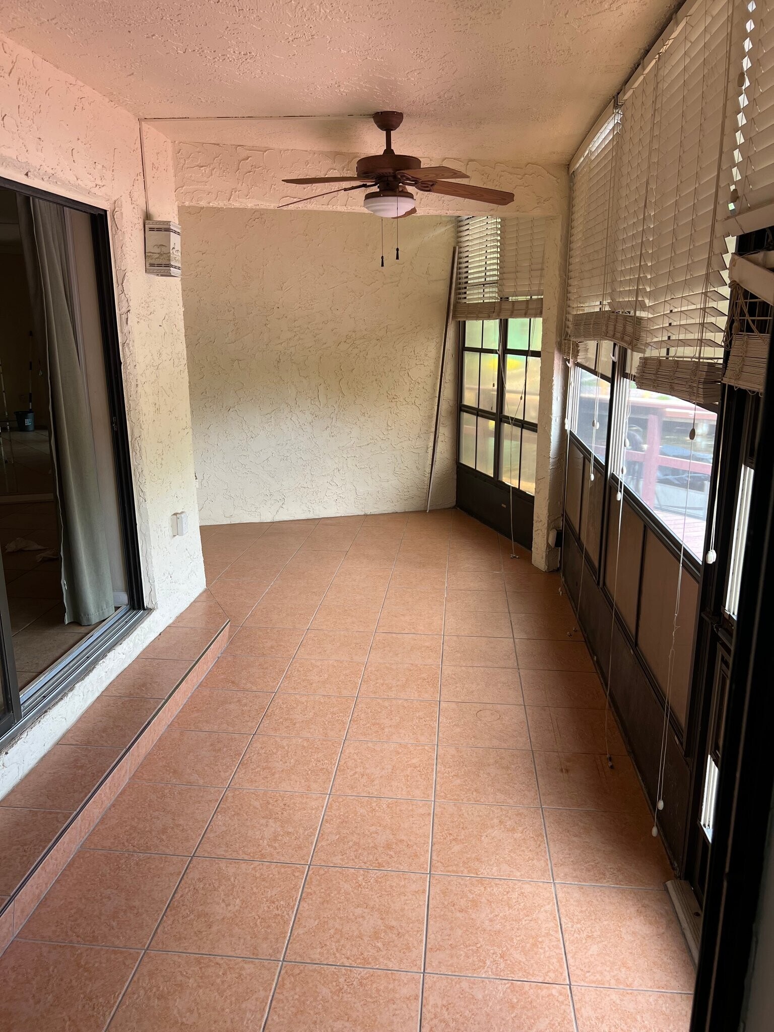 Building Photo - 2587 Cyprus Dr