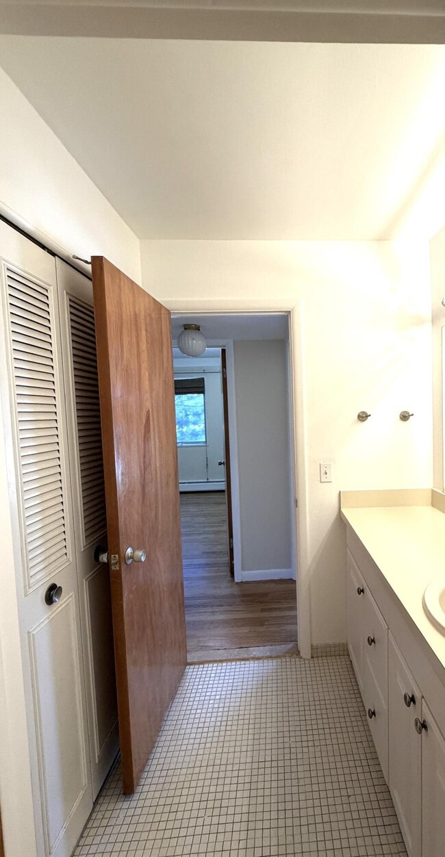 Building Photo - 1209 Island Dr