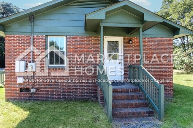 Building Photo - 2141 Leavensworth Rd