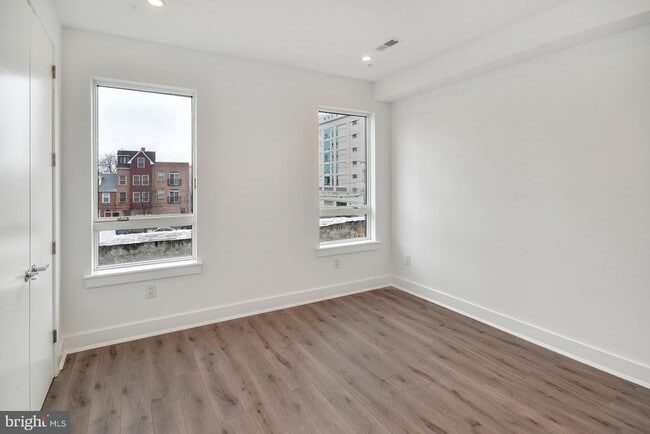 Building Photo - 113 Olive St