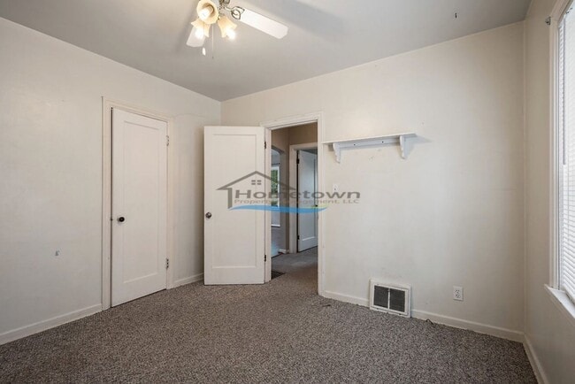 Building Photo - Well-Maintained 3 Bed 2 Bath Cottage in Do...