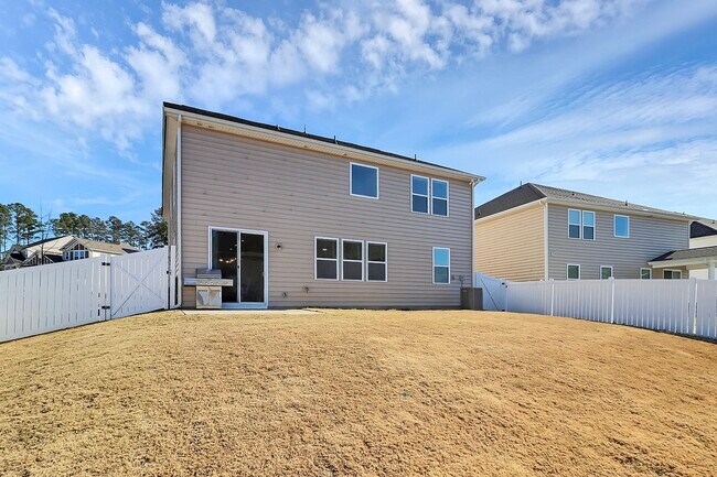 Building Photo - 17022 Carolina Pine Row