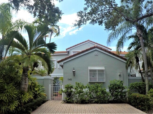 Cute frontage - 1145 Yellowheart Way