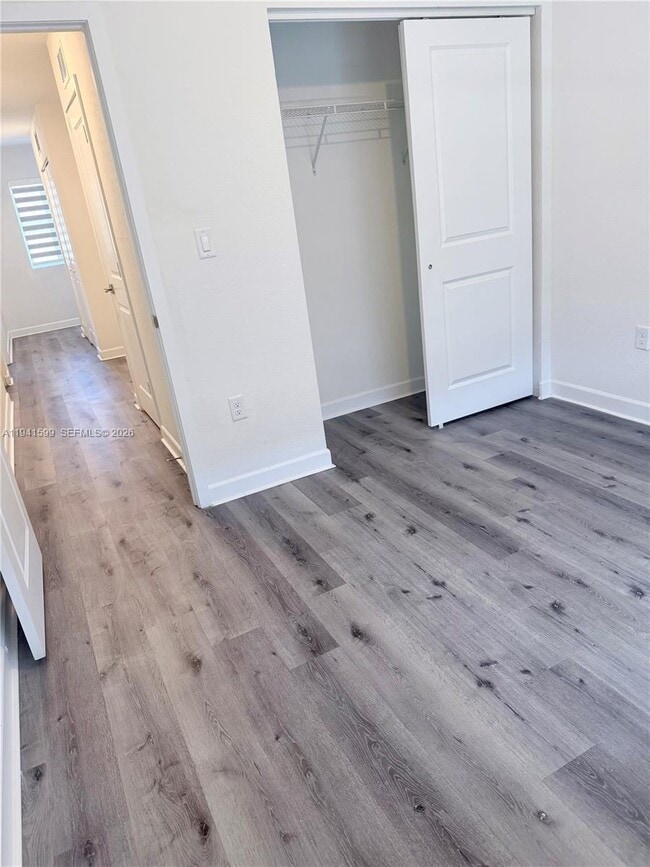 Building Photo - 2418 SE 10th St