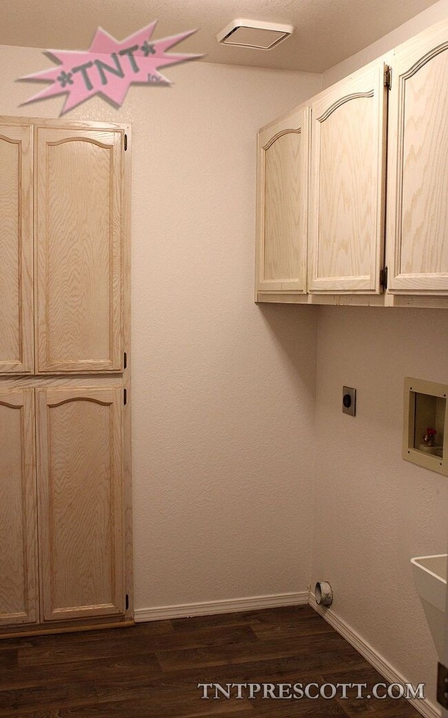 Building Photo - Home in Prescott Valley