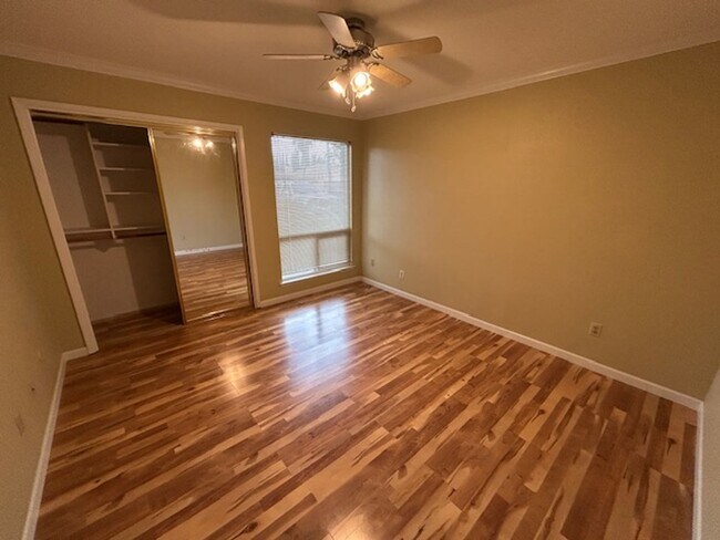 Building Photo - SW 3 Bedroom 2 Bath home with Pool. Yard Care Included.