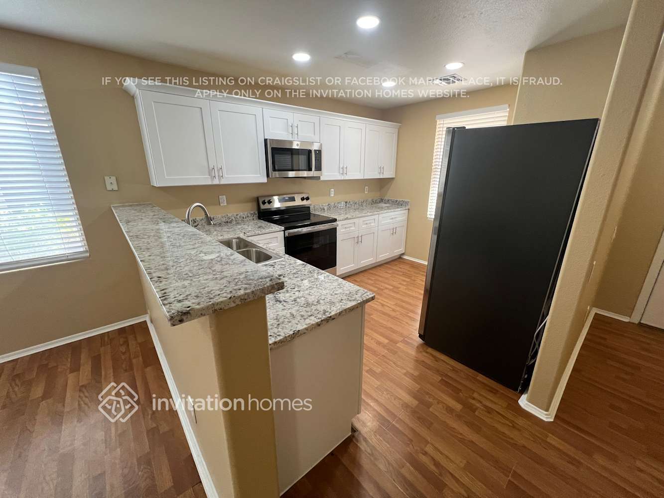 Building Photo - 1868 W Renaissance Ave