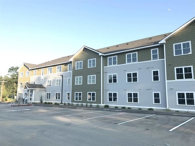 Building Photo - 10 E Ridge Dr