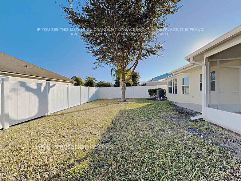 Building Photo - 12390 Deersong Dr